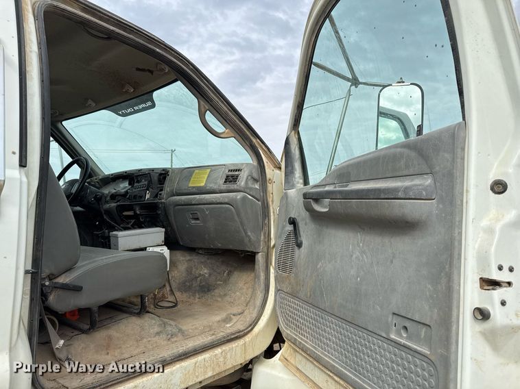 image for item EJ3341 2008 Ford F750 Super Duty XL water truck