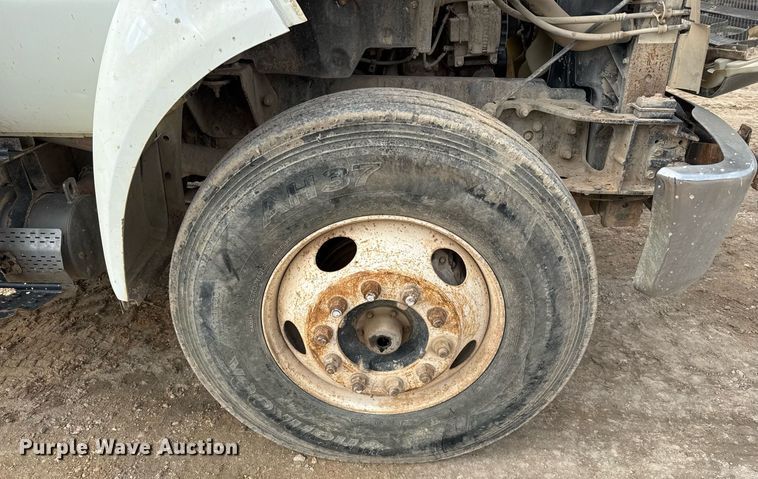 image for item EJ3341 2008 Ford F750 Super Duty XL water truck