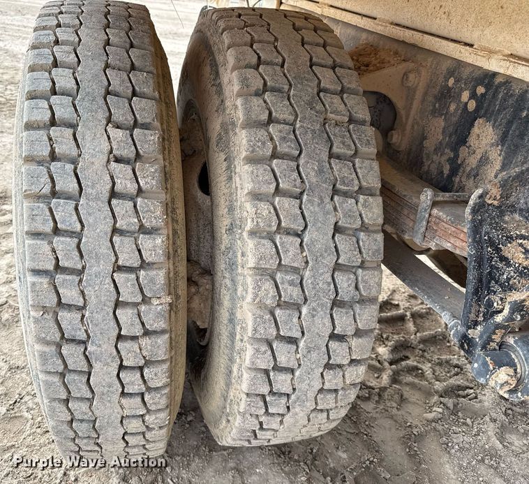 image for item EJ3341 2008 Ford F750 Super Duty XL water truck