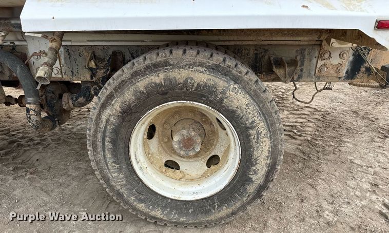 image for item EJ3341 2008 Ford F750 Super Duty XL water truck