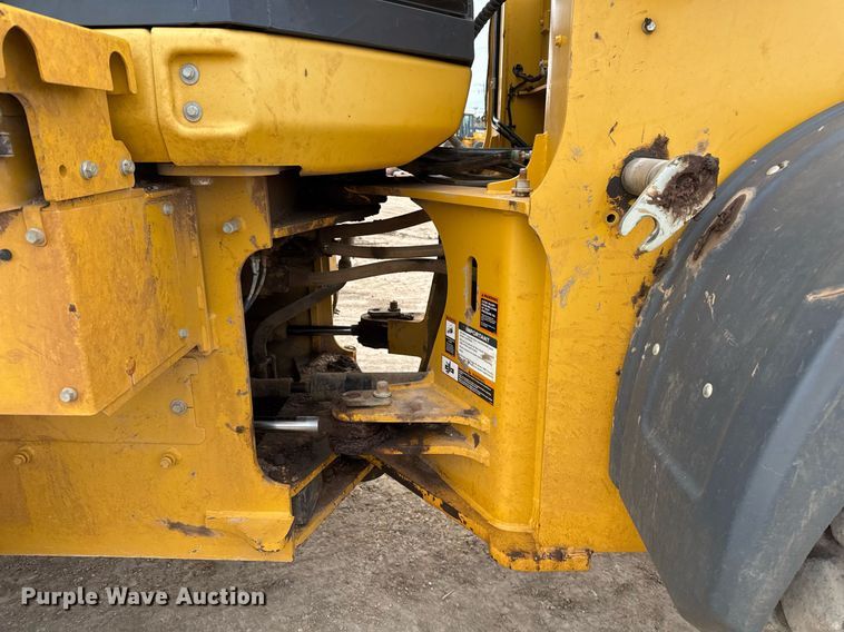 image for item EJ3342 2019 John Deere 544L wheel loader
