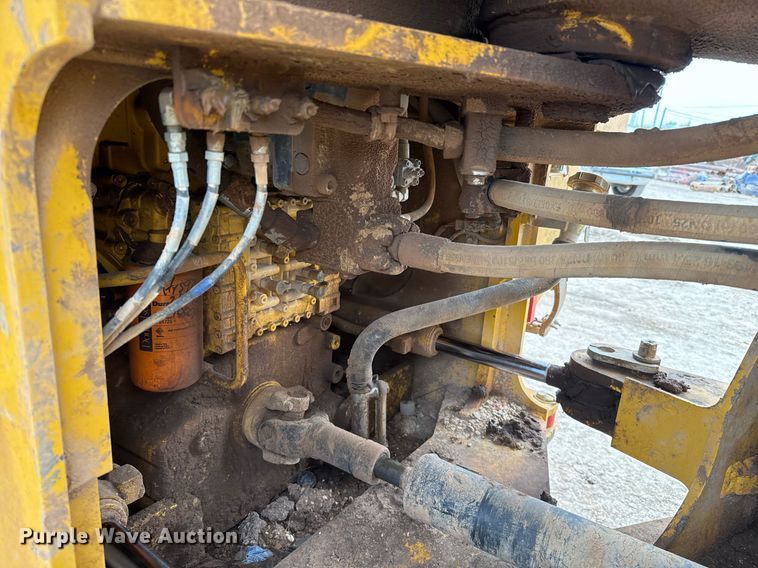 image for item EJ3342 2019 John Deere 544L wheel loader