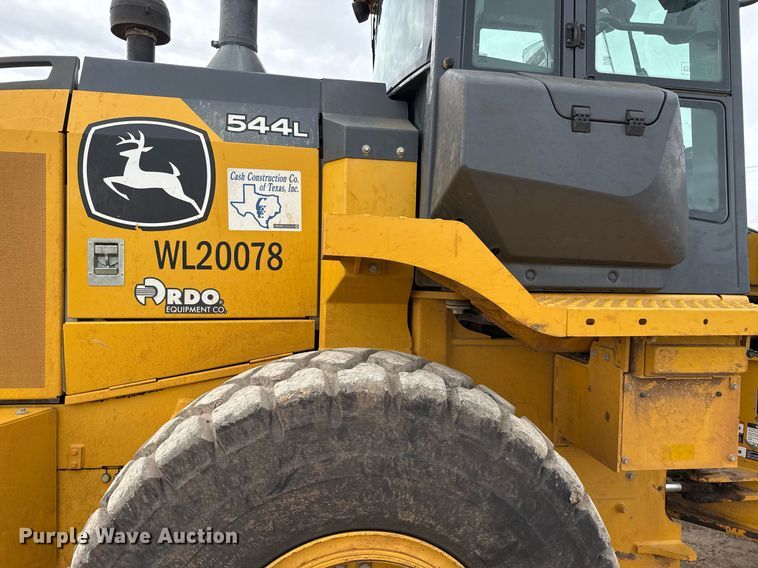 image for item EJ3342 2019 John Deere 544L wheel loader