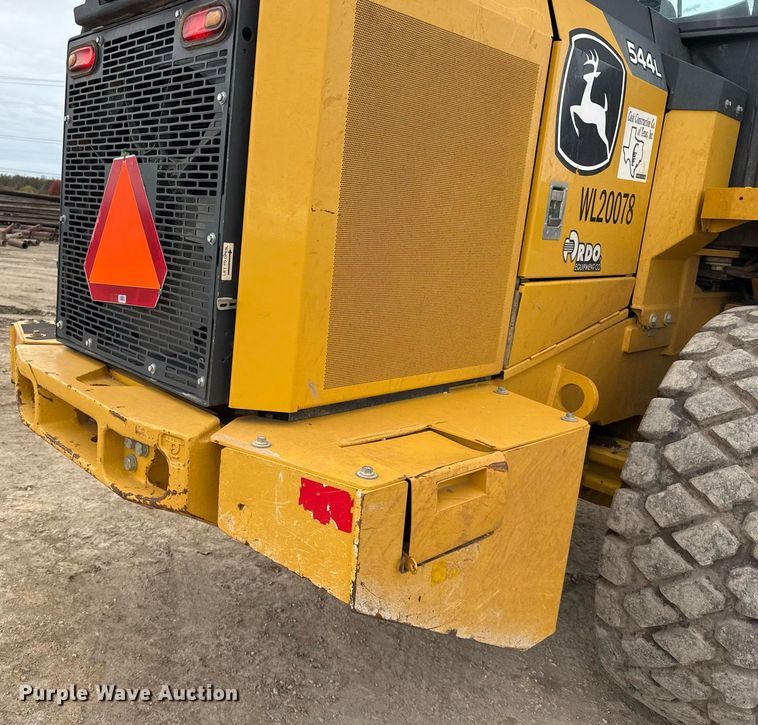 image for item EJ3342 2019 John Deere 544L wheel loader