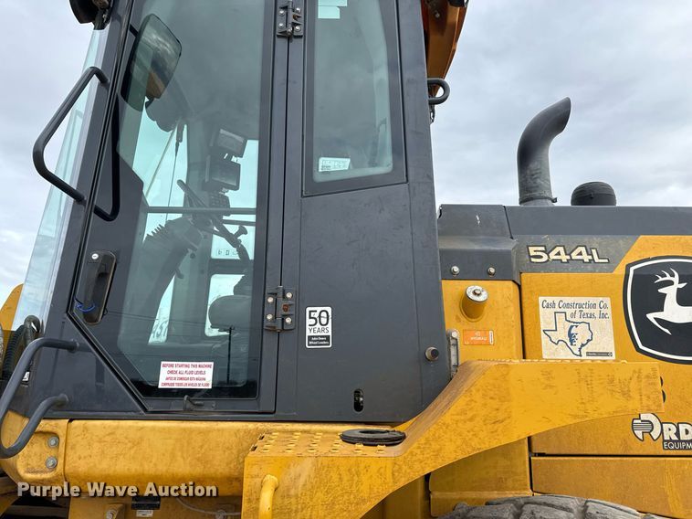 image for item EJ3342 2019 John Deere 544L wheel loader