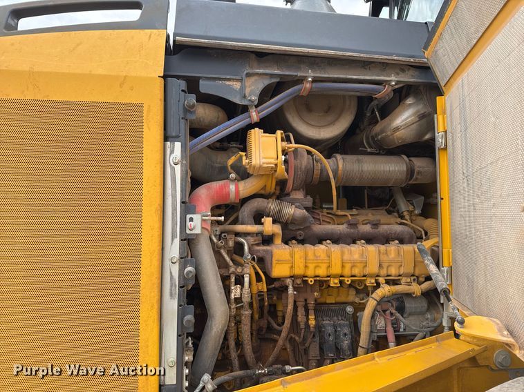 image for item EJ3342 2019 John Deere 544L wheel loader