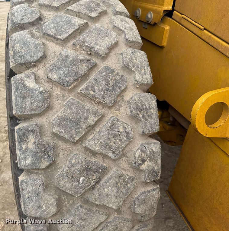 image for item EJ3342 2019 John Deere 544L wheel loader