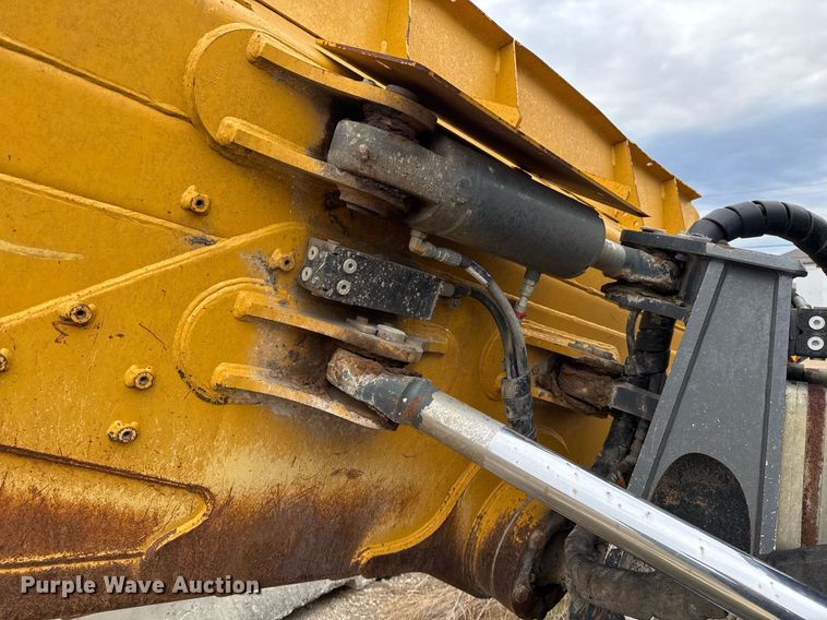 image for item EJ3346 2018 John Deere 850K WLT dozer