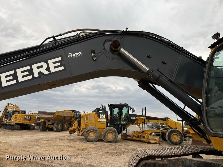 image for item EJ3347 2019 John Deere 350G LC excavator