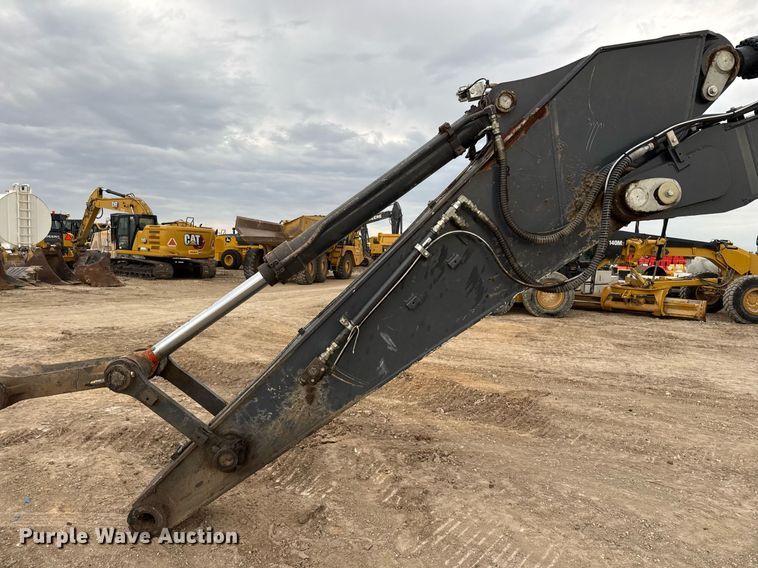 image for item EJ3347 2019 John Deere 350G LC excavator