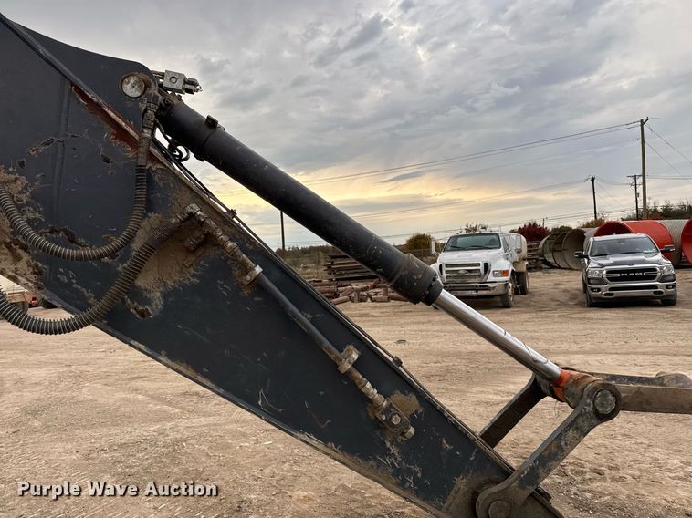 image for item EJ3347 2019 John Deere 350G LC excavator