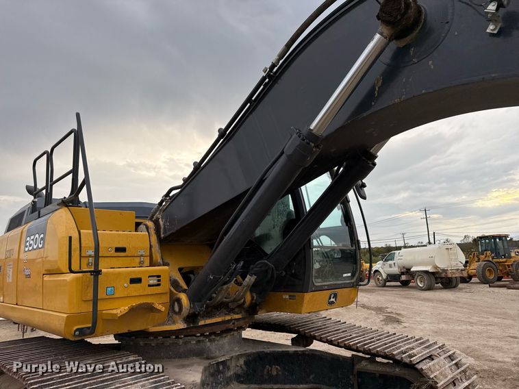 image for item EJ3347 2019 John Deere 350G LC excavator