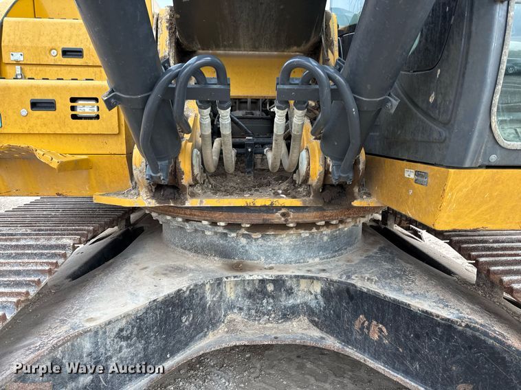 image for item EJ3347 2019 John Deere 350G LC excavator