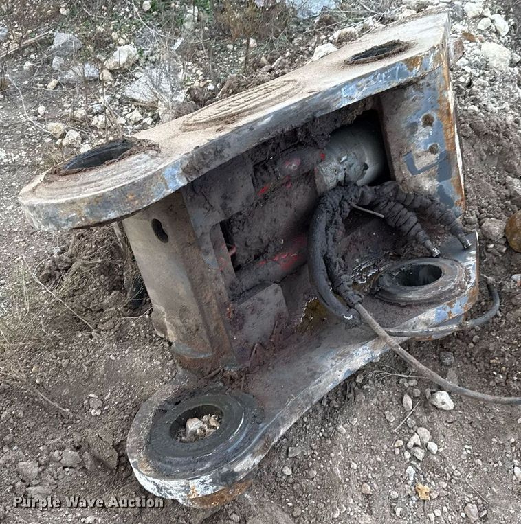 image for item EJ3347 2019 John Deere 350G LC excavator