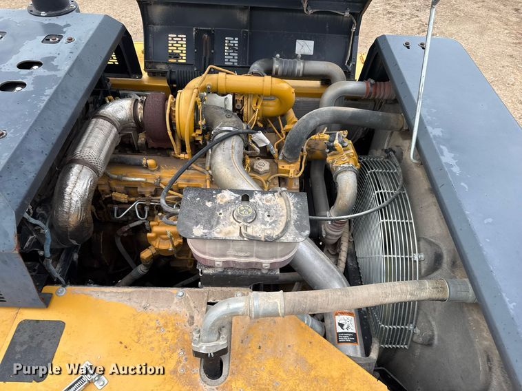 image for item EJ3347 2019 John Deere 350G LC excavator