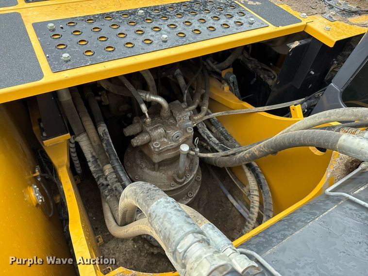 image for item EJ3347 2019 John Deere 350G LC excavator