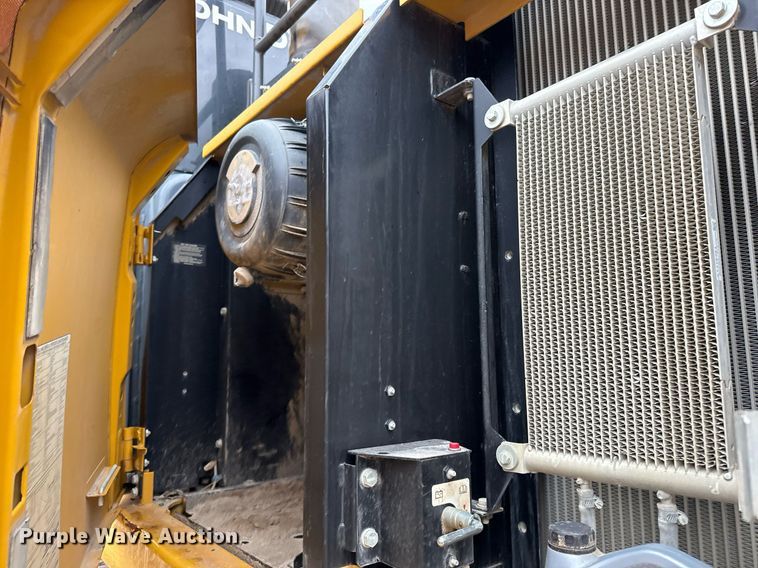 image for item EJ3347 2019 John Deere 350G LC excavator