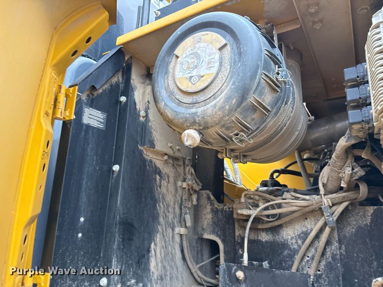 image for item EJ3347 2019 John Deere 350G LC excavator