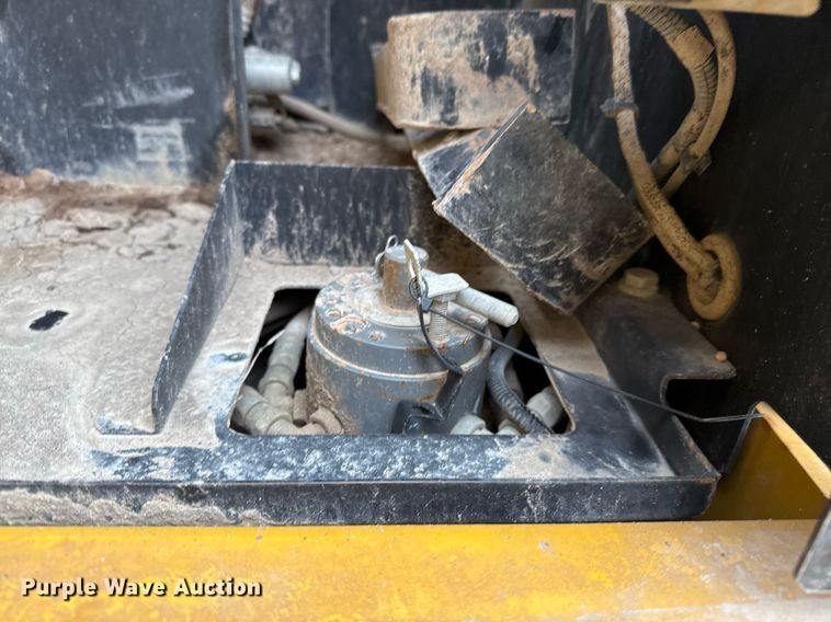 image for item EJ3347 2019 John Deere 350G LC excavator