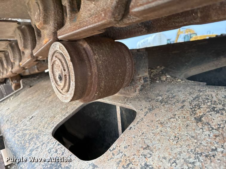 image for item EJ3347 2019 John Deere 350G LC excavator