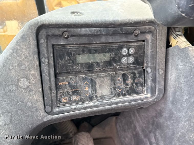 image for item EJ3349 Kawasaki 70ZV-2 wheel loader