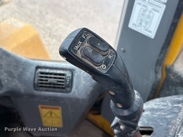 image for item EJ3349 Kawasaki 70ZV-2 wheel loader