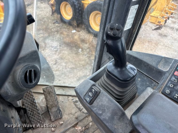 image for item EJ3350 2018 John Deere 544K-II loader