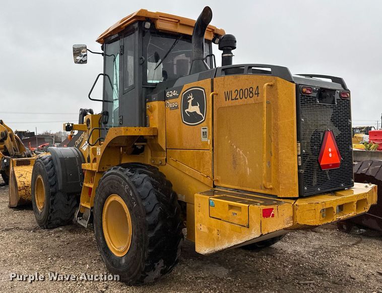 image for item EJ3351 2021 John Deere 624L loader
