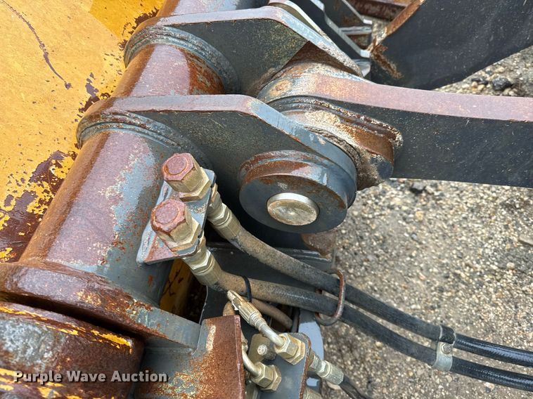 image for item EJ3351 2021 John Deere 624L loader