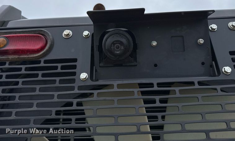 image for item EJ3351 2021 John Deere 624L loader