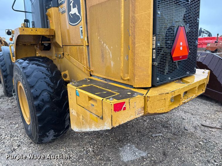 image for item EJ3351 2021 John Deere 624L loader