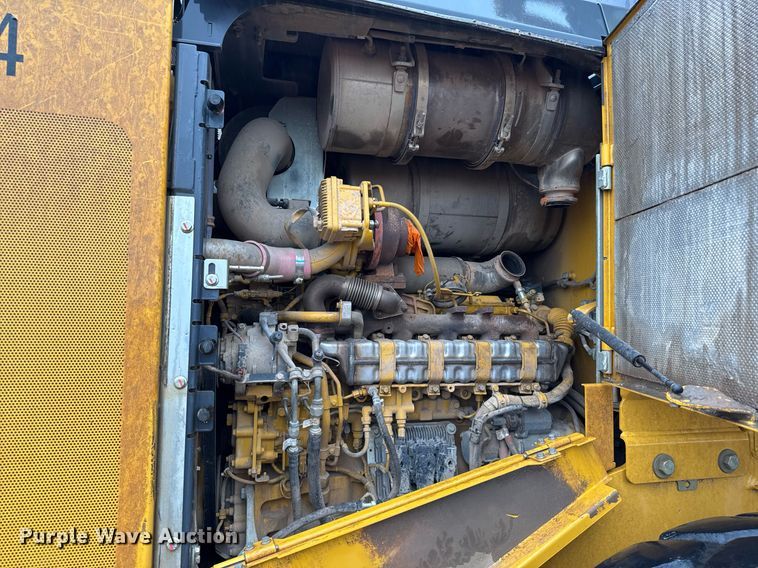 image for item EJ3351 2021 John Deere 624L loader