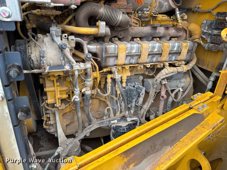 image for item EJ3351 2021 John Deere 624L loader