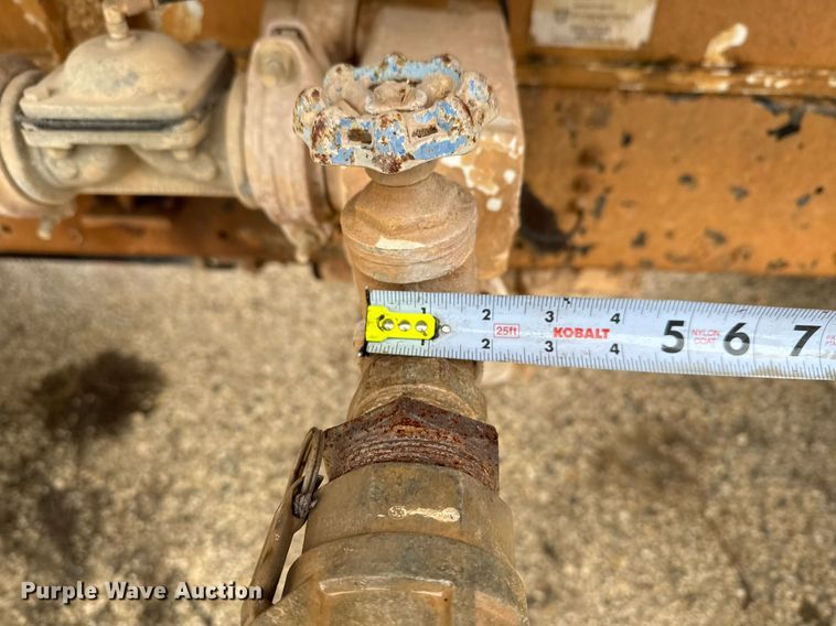 image for item EJ3352 2000 Freightliner FL70 water truck