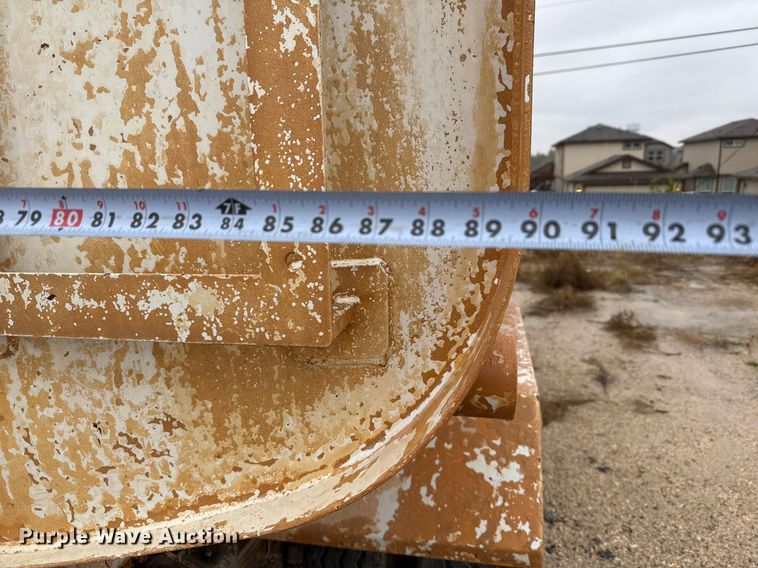 image for item EJ3352 2000 Freightliner FL70 water truck