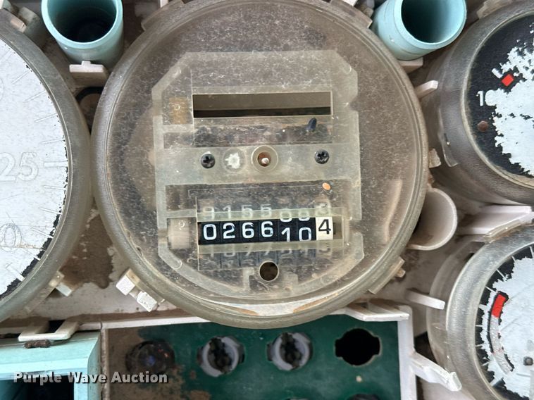 image for item EJ3352 2000 Freightliner FL70 water truck