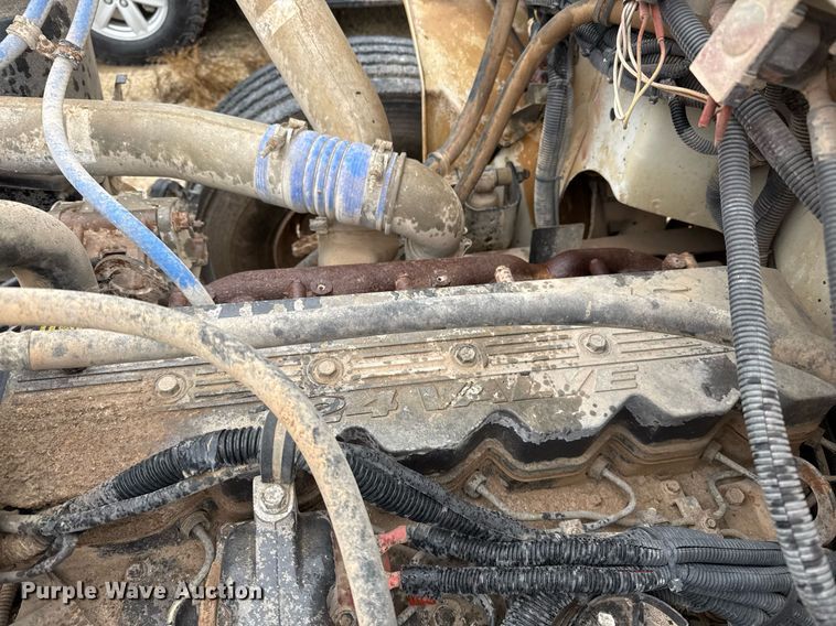 image for item EJ3352 2000 Freightliner FL70 water truck