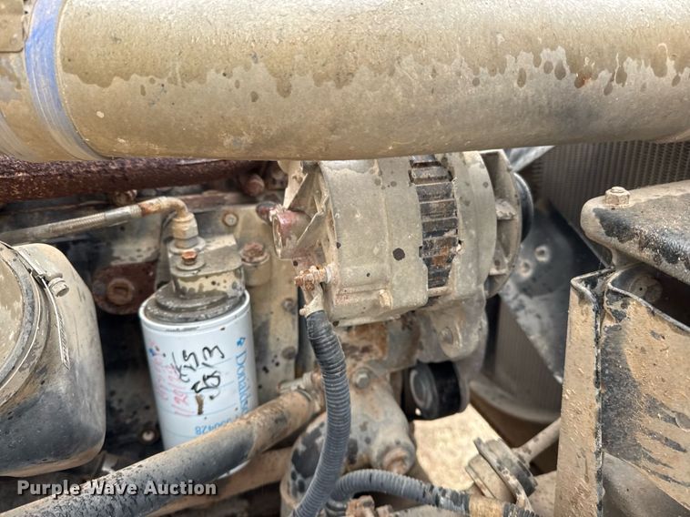 image for item EJ3352 2000 Freightliner FL70 water truck