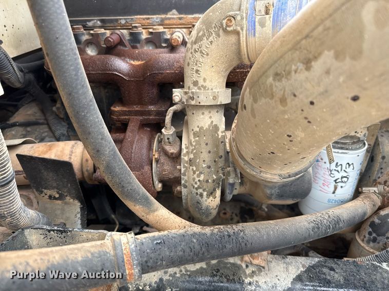 image for item EJ3352 2000 Freightliner FL70 water truck