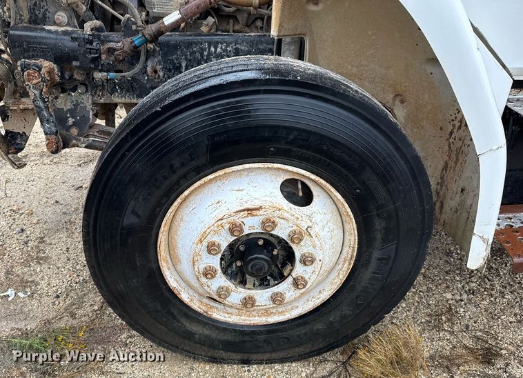 image for item EJ3352 2000 Freightliner FL70 water truck