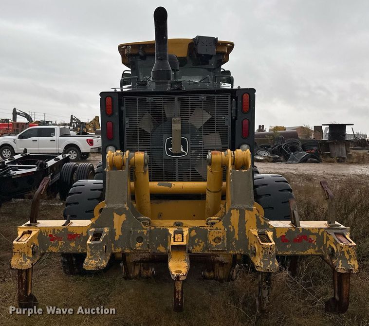 image for item EJ3354 2011 John Deere 772G motor grader