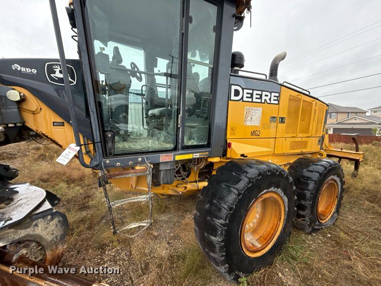 image for item EJ3354 2011 John Deere 772G motor grader