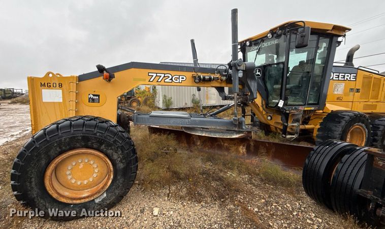 image for item EJ3354 2011 John Deere 772G motor grader