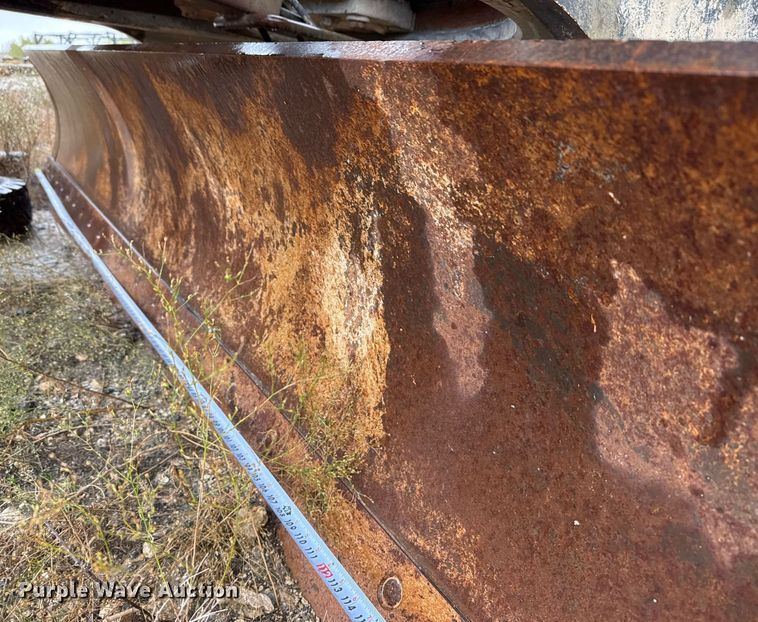 image for item EJ3354 2011 John Deere 772G motor grader