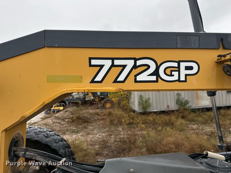 image for item EJ3354 2011 John Deere 772G motor grader