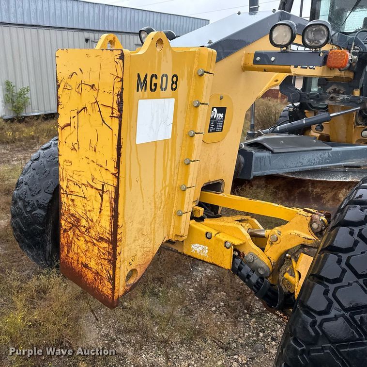 image for item EJ3354 2011 John Deere 772G motor grader