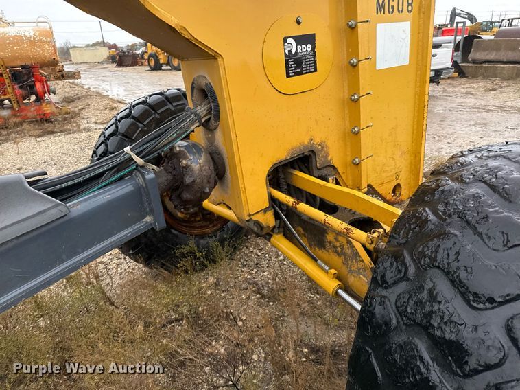 image for item EJ3354 2011 John Deere 772G motor grader