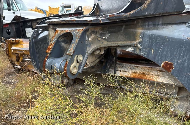 image for item EJ3354 2011 John Deere 772G motor grader