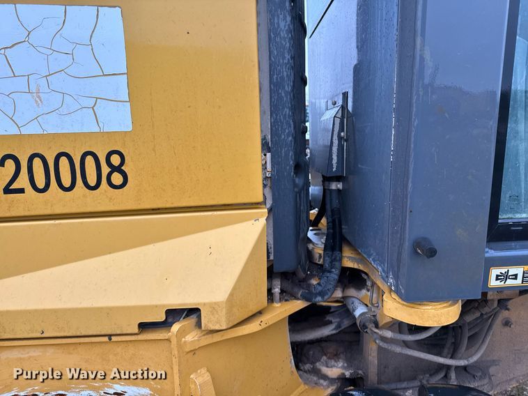 image for item EJ3354 2011 John Deere 772G motor grader