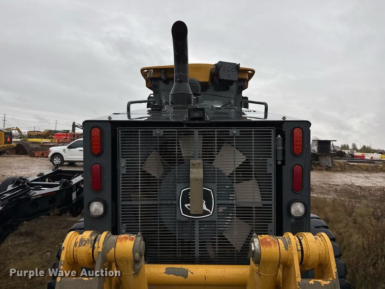 image for item EJ3354 2011 John Deere 772G motor grader